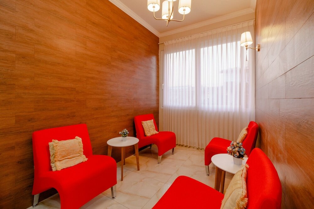 Фото RedDoorz near Taman Makam Pahlawan Cikutra