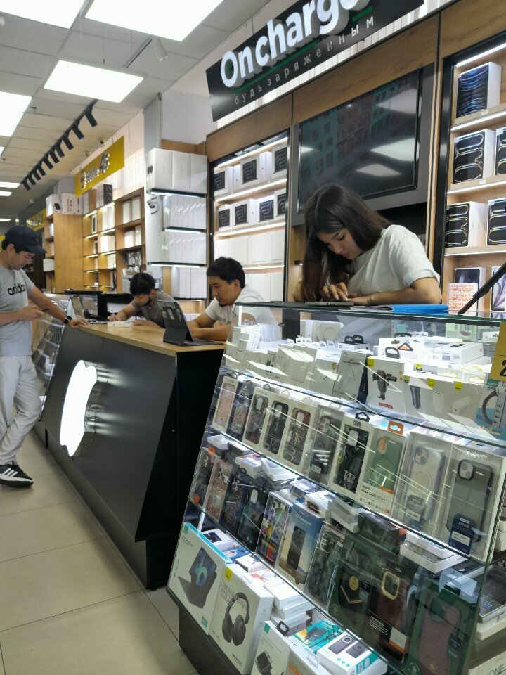 Mobile phone store On Charge, Astana, photo