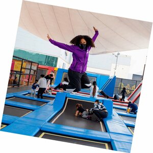 Jump Spot Perú (Distrital Santiago de Surco, El Derby), entertainment center