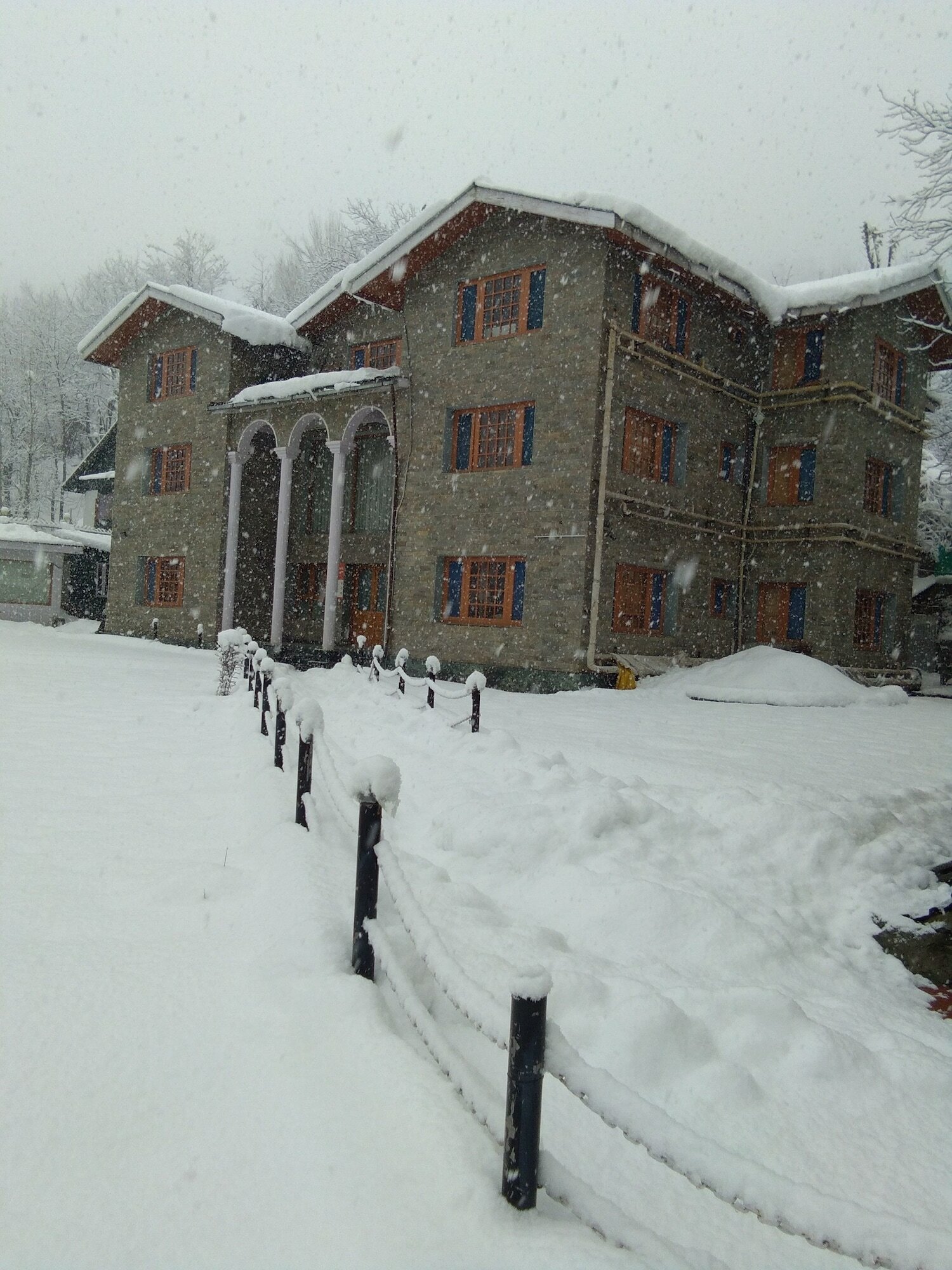 Фото Hotel Abshar