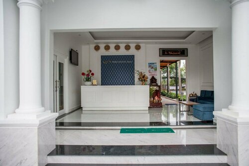 Гостиница Trieu Khang Hotel в Камрани
