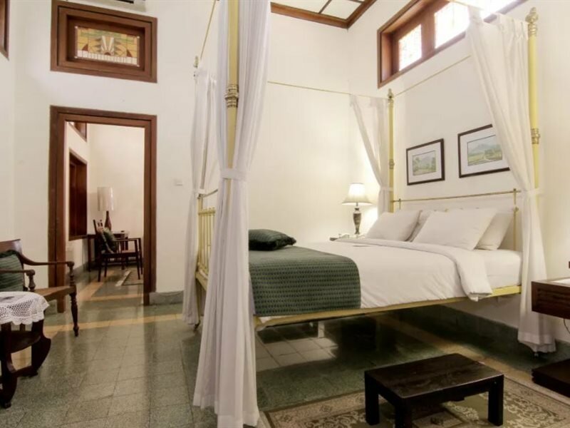 Фото Roemahkoe Heritage Hotel