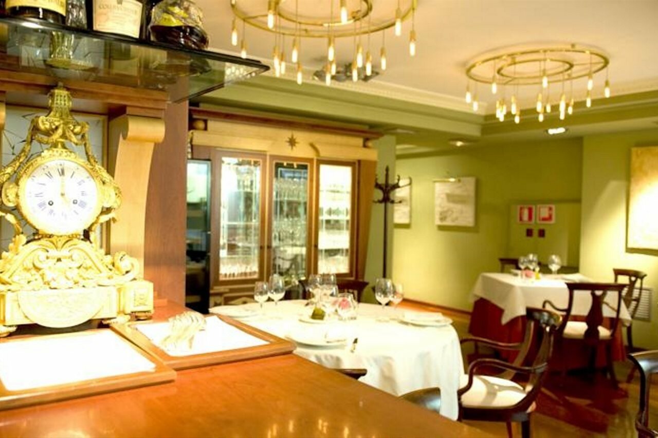 Фото Aparthotel Hispanos 7 Suiza