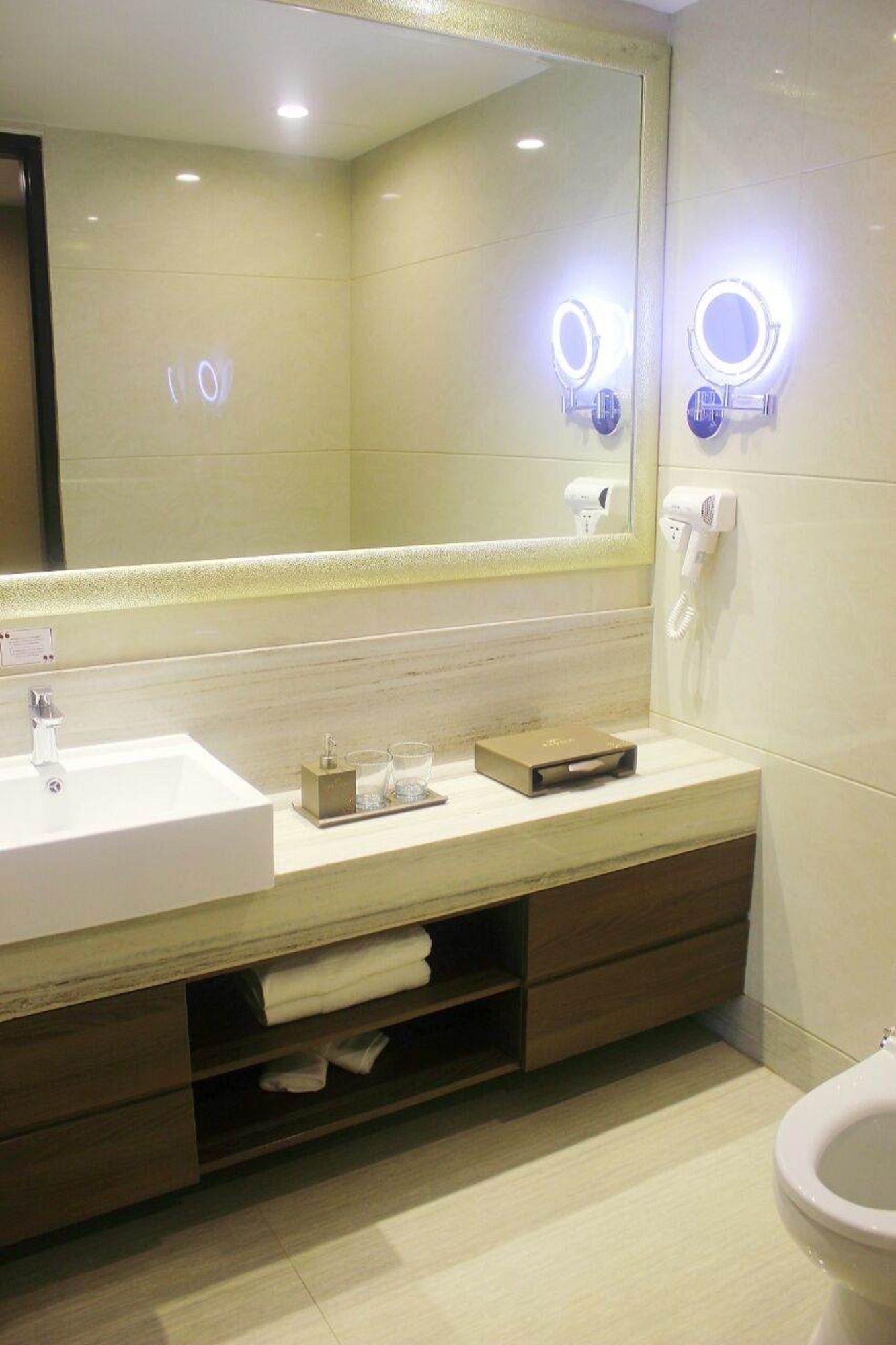 Фото Belviu Hotel Bandung