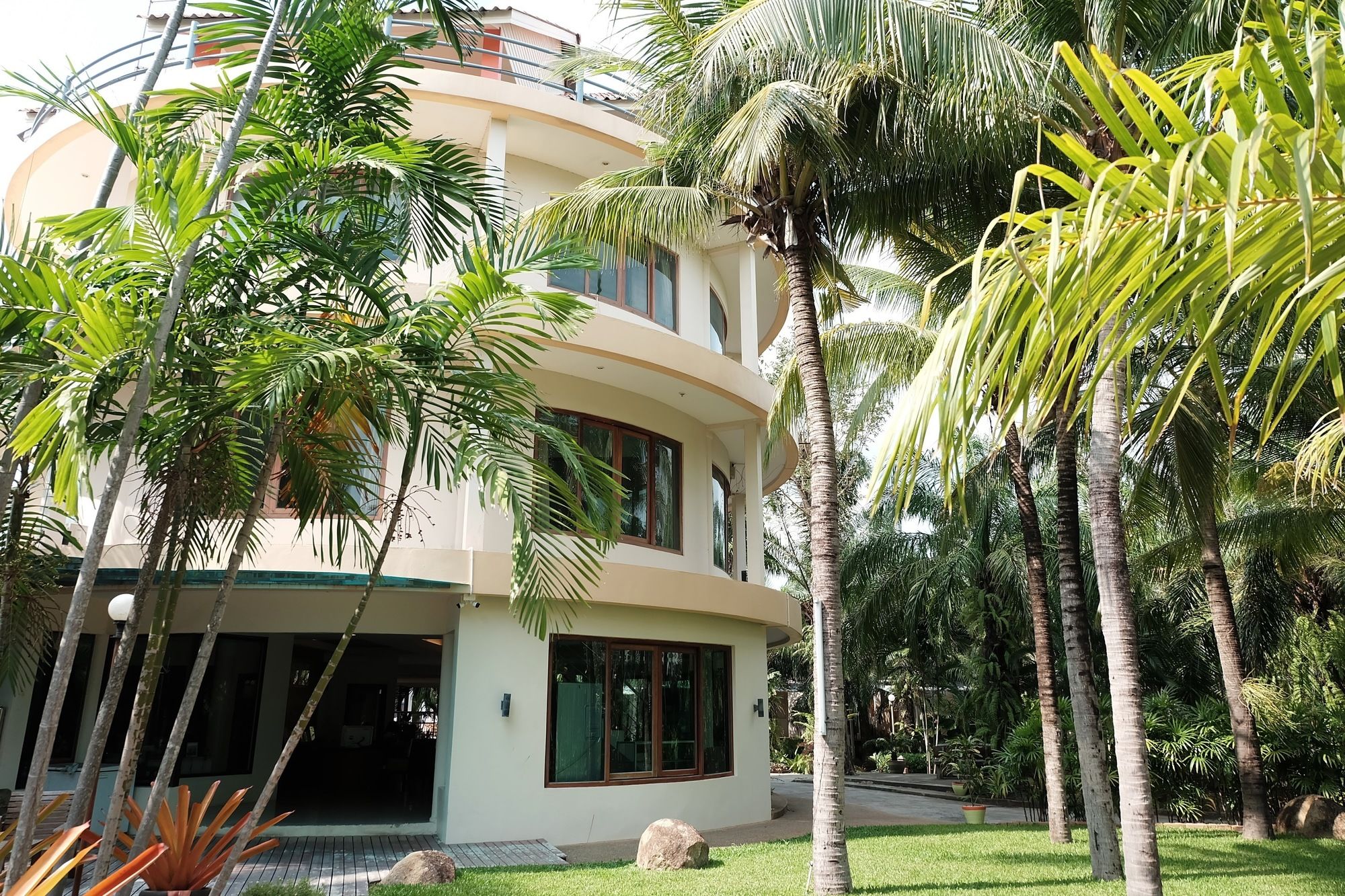 Фото Suanpalm Unique Hotel Rayong