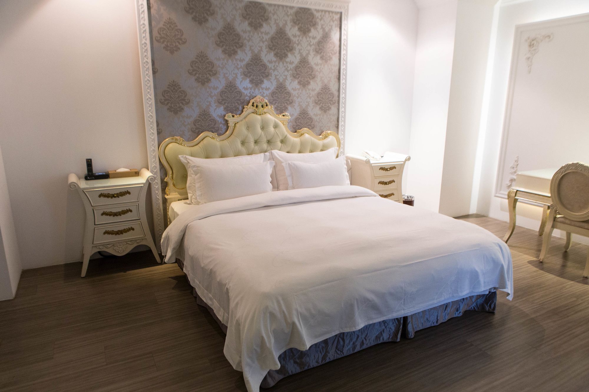 Фото All-Ur Boutique Motel - Tai-Chung Branch