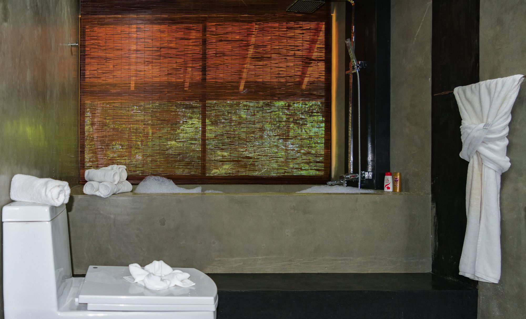 Фото Kandy Cabana Eco Resort