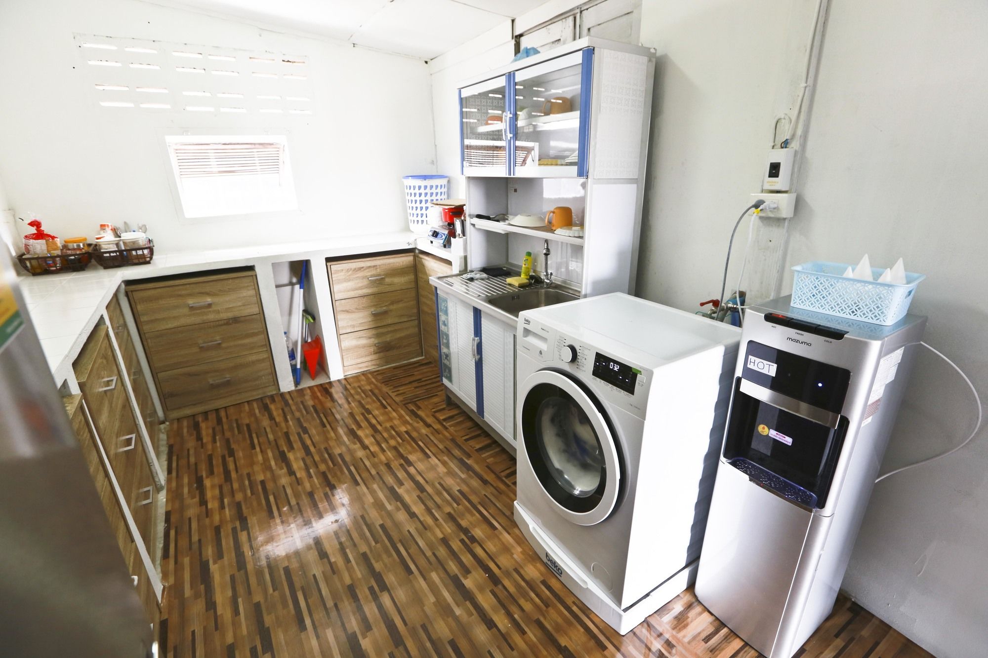 Фото Zee Thai Hostel