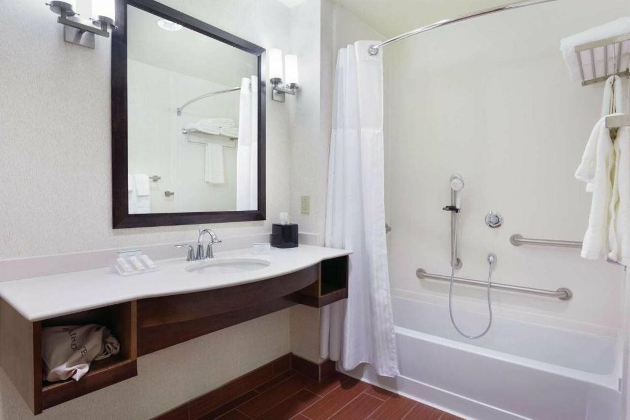 Фото Hilton Garden Inn Rochester Downtown