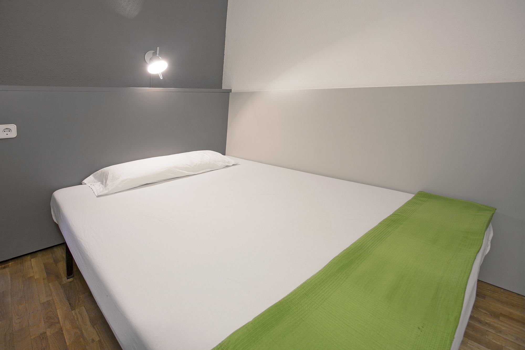 Фото Sant Jordi Hostels Sagrada Familia