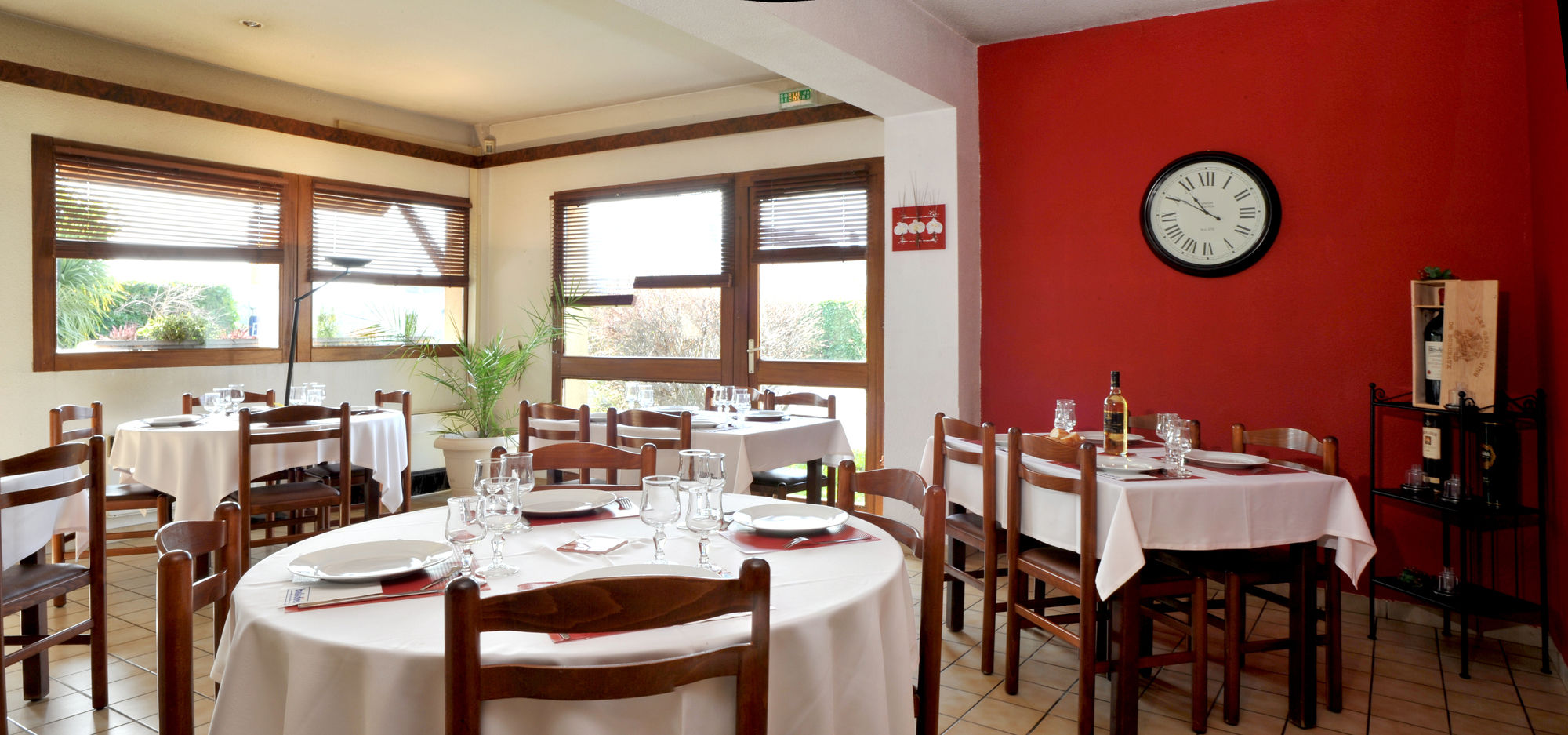 Фото Brit Hotel Confort Pau Lons