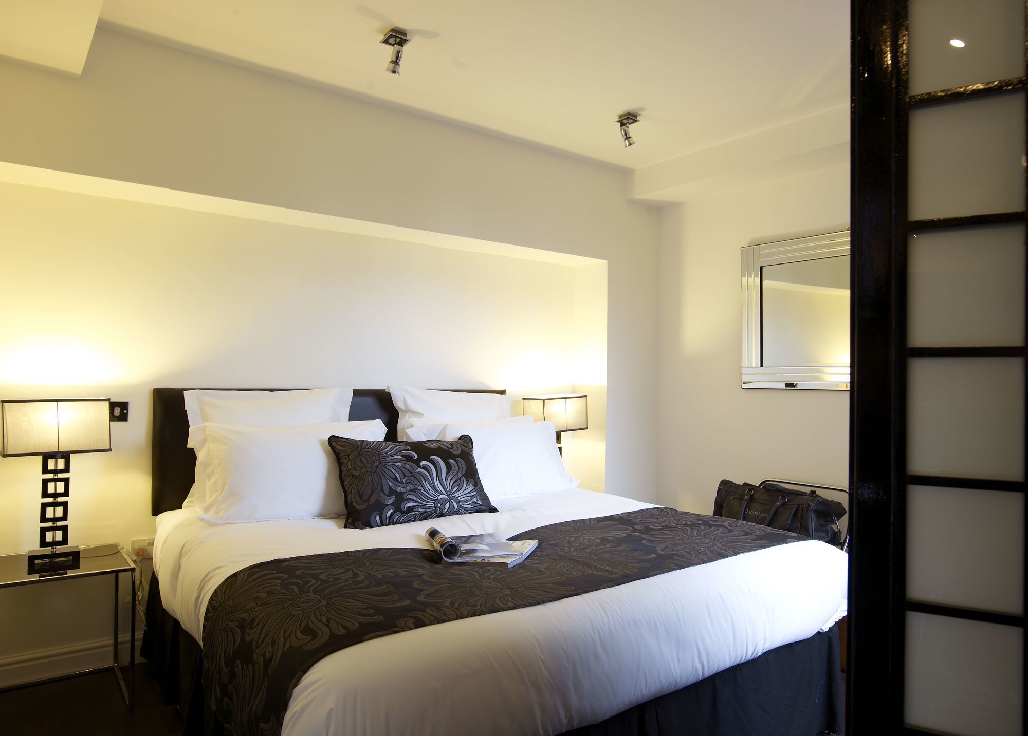 Фото Strozzi Palace Suites by Mansley