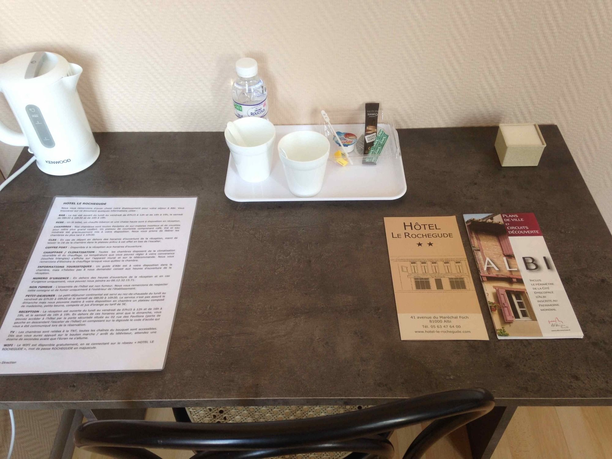 Фото Hôtel Le Rochegude