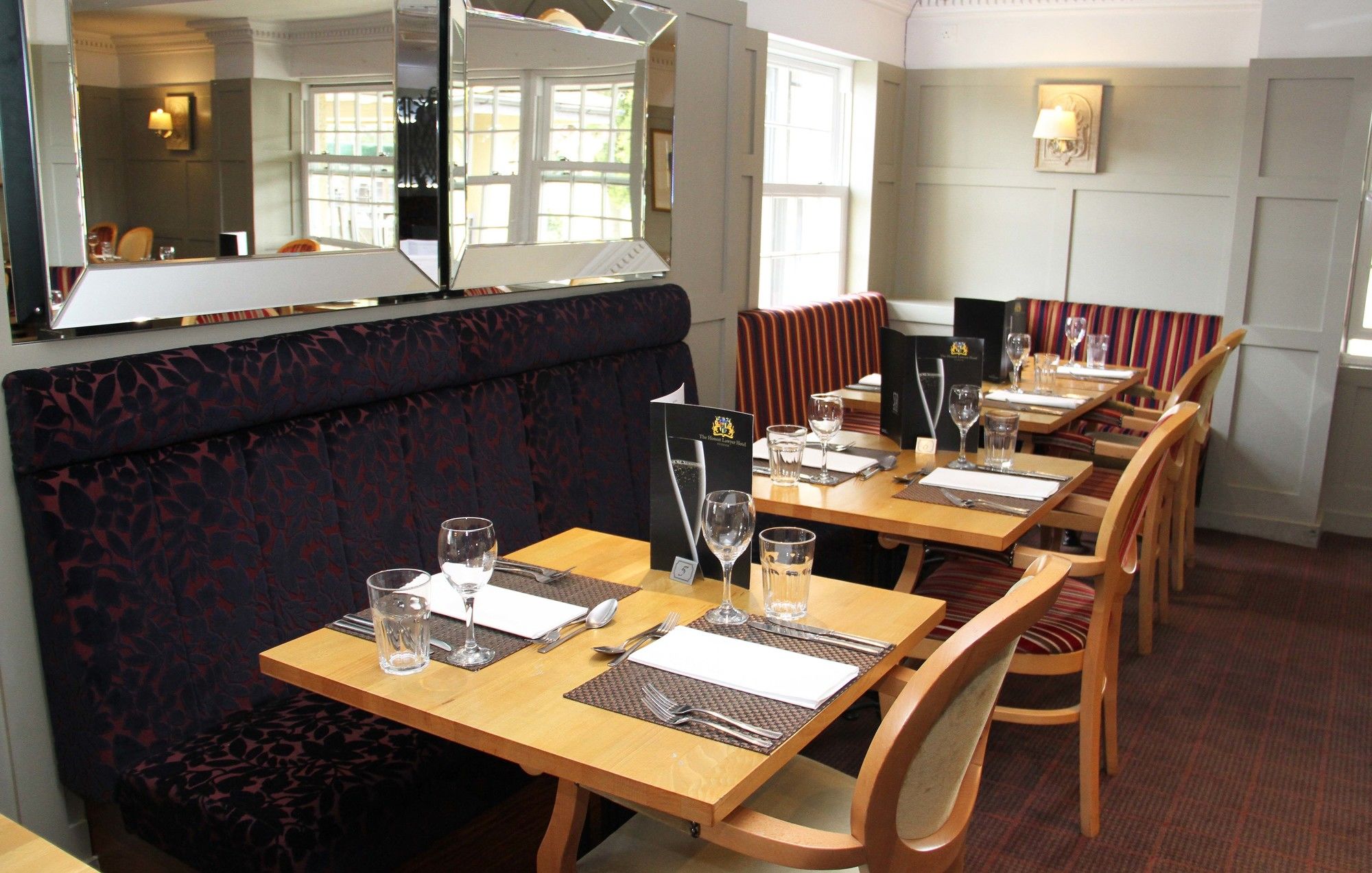 Фото Honest Lawyer Hotel