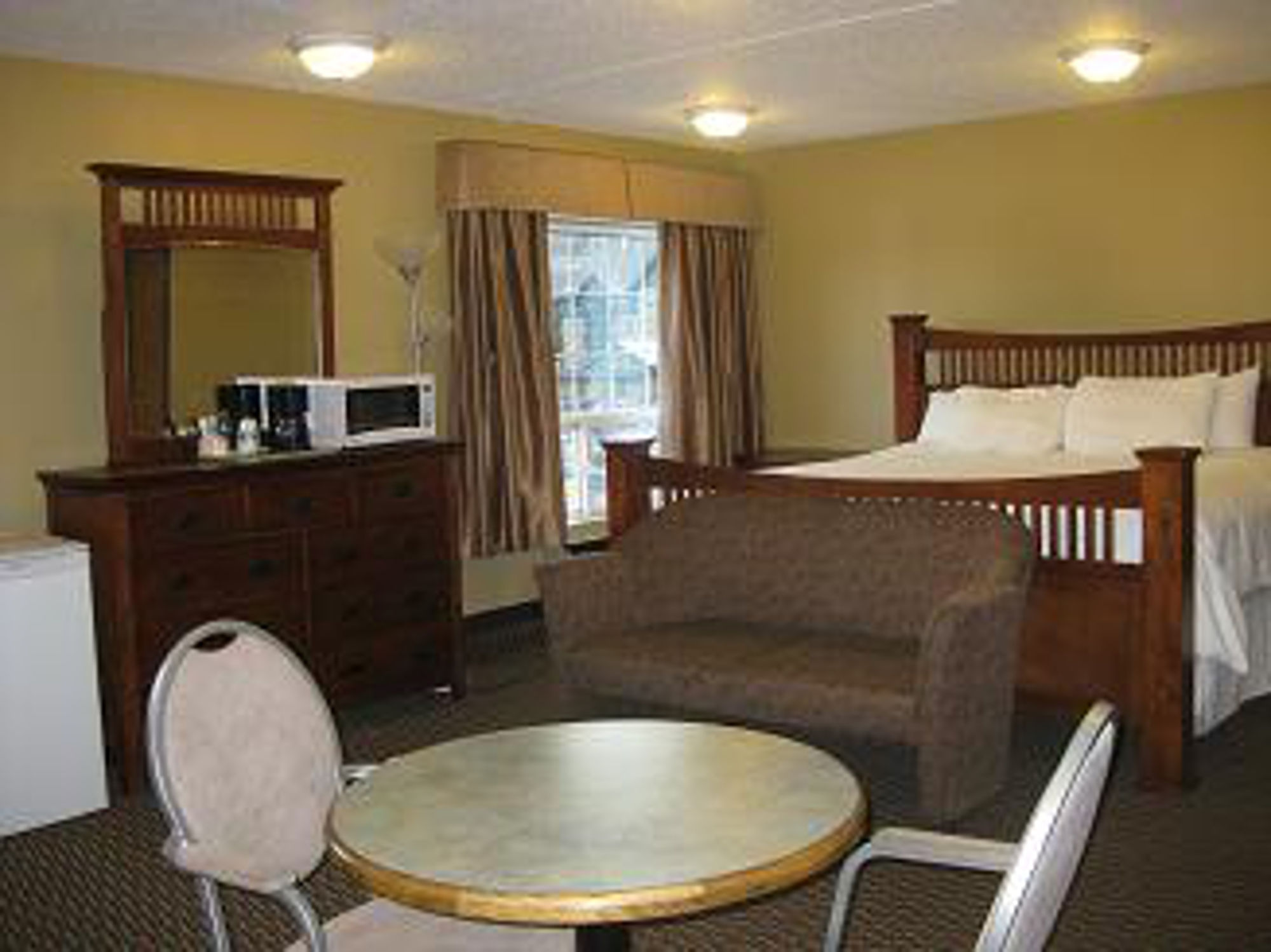 Фото Stonebridge Hotel