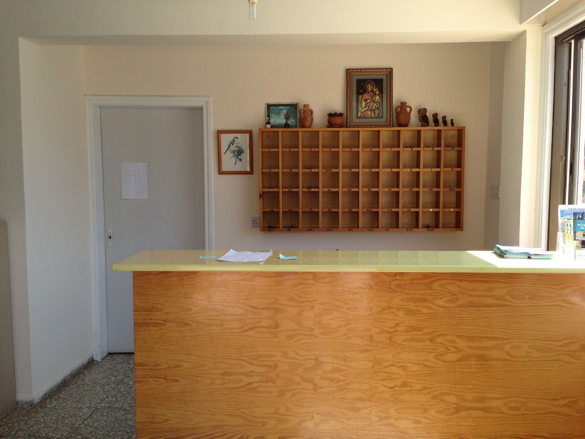 Фото Constantaras Apartments