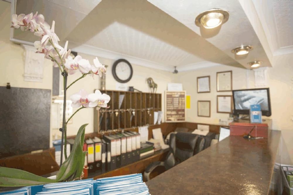 Фото Oyo Ridgeway Hotel