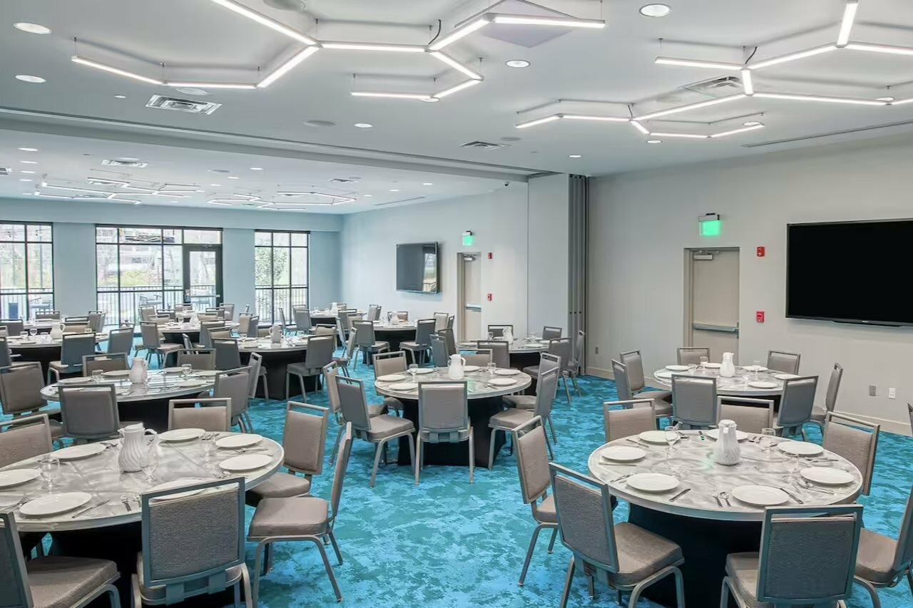 Фото Hilton Garden Inn Pensacola Downtown