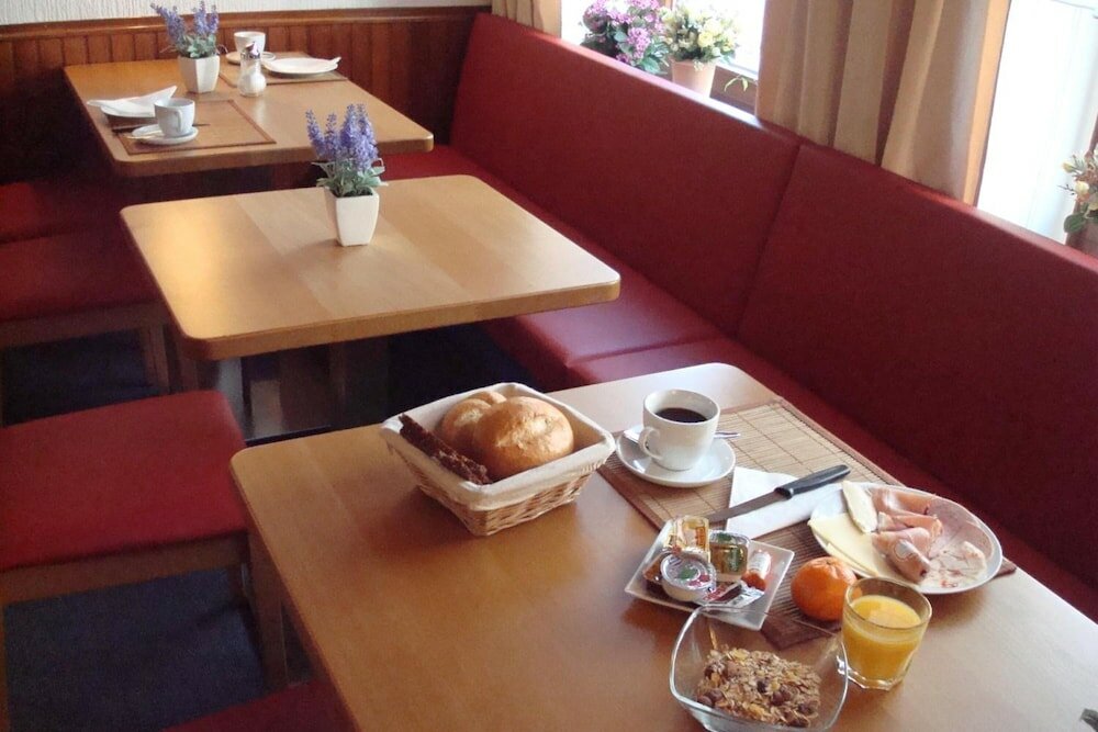 Фото Hotel-Pension Kieler Hof