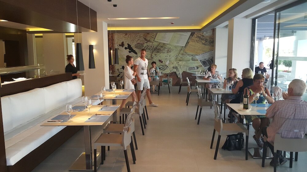 Фото Cosmopolitan Hotel