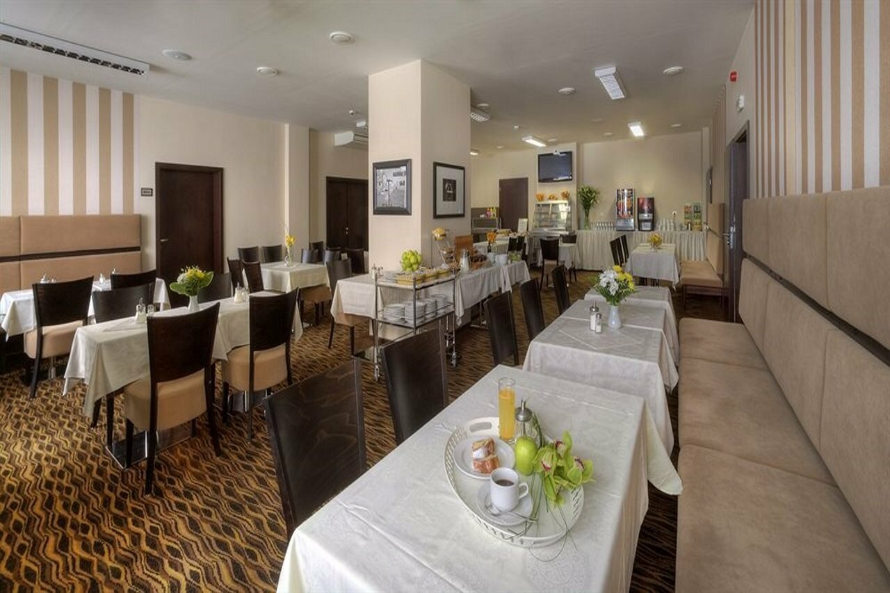 Фото 1. Republic Hotel