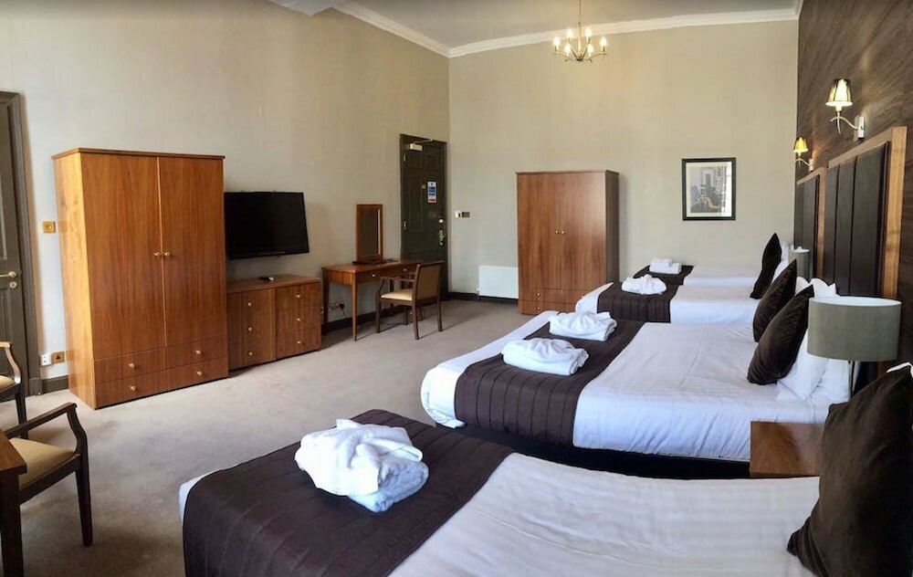 Фото Ballantrae Hotel