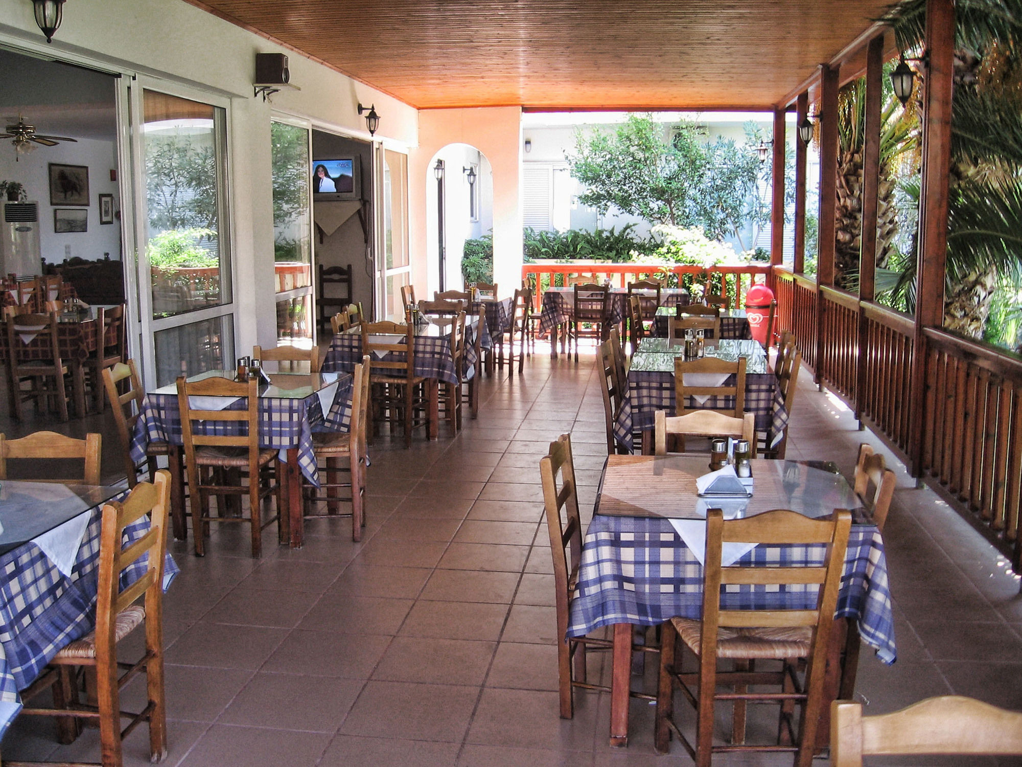 Фото Ammoudi Hotel