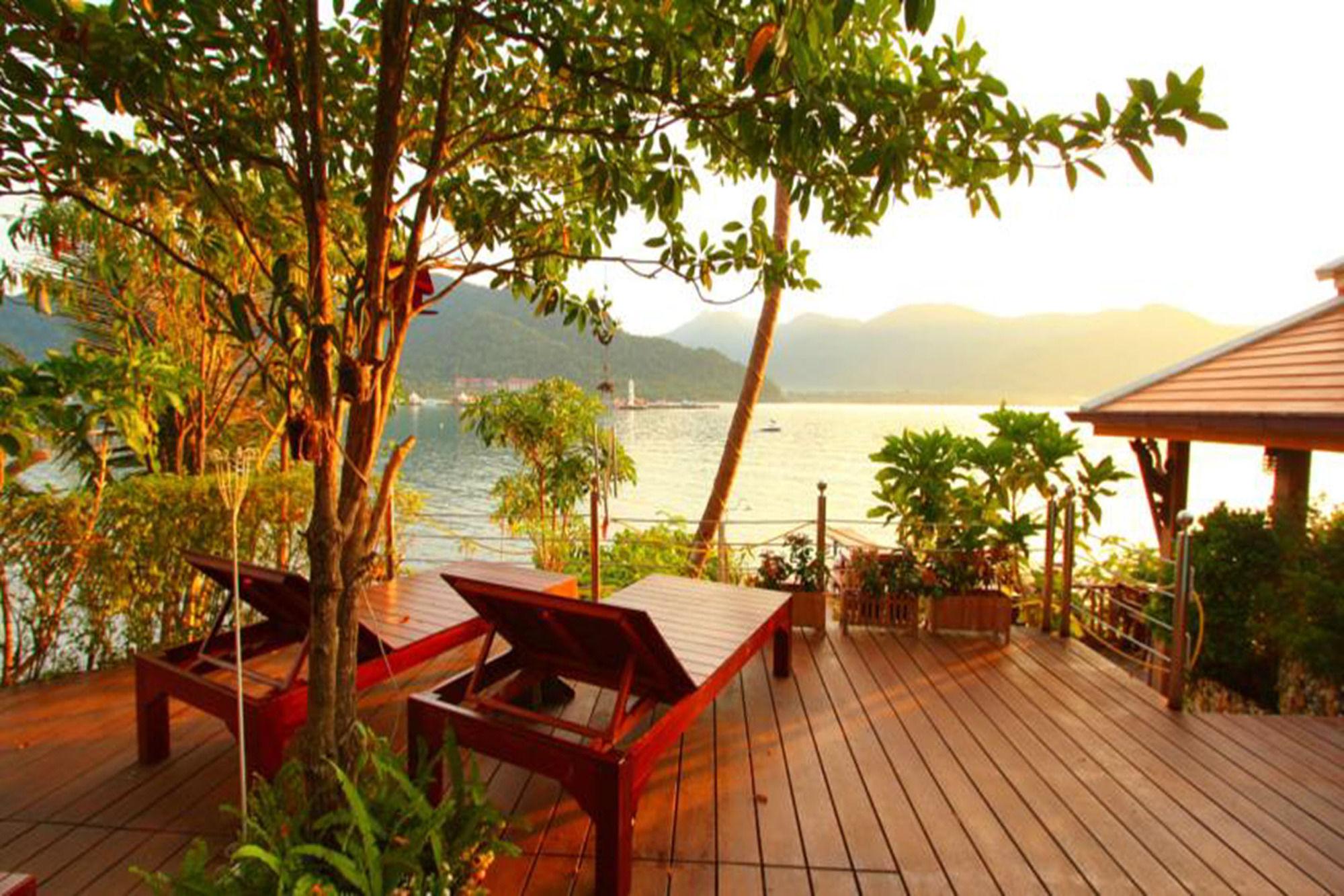 Фото Bhuvarin Resort