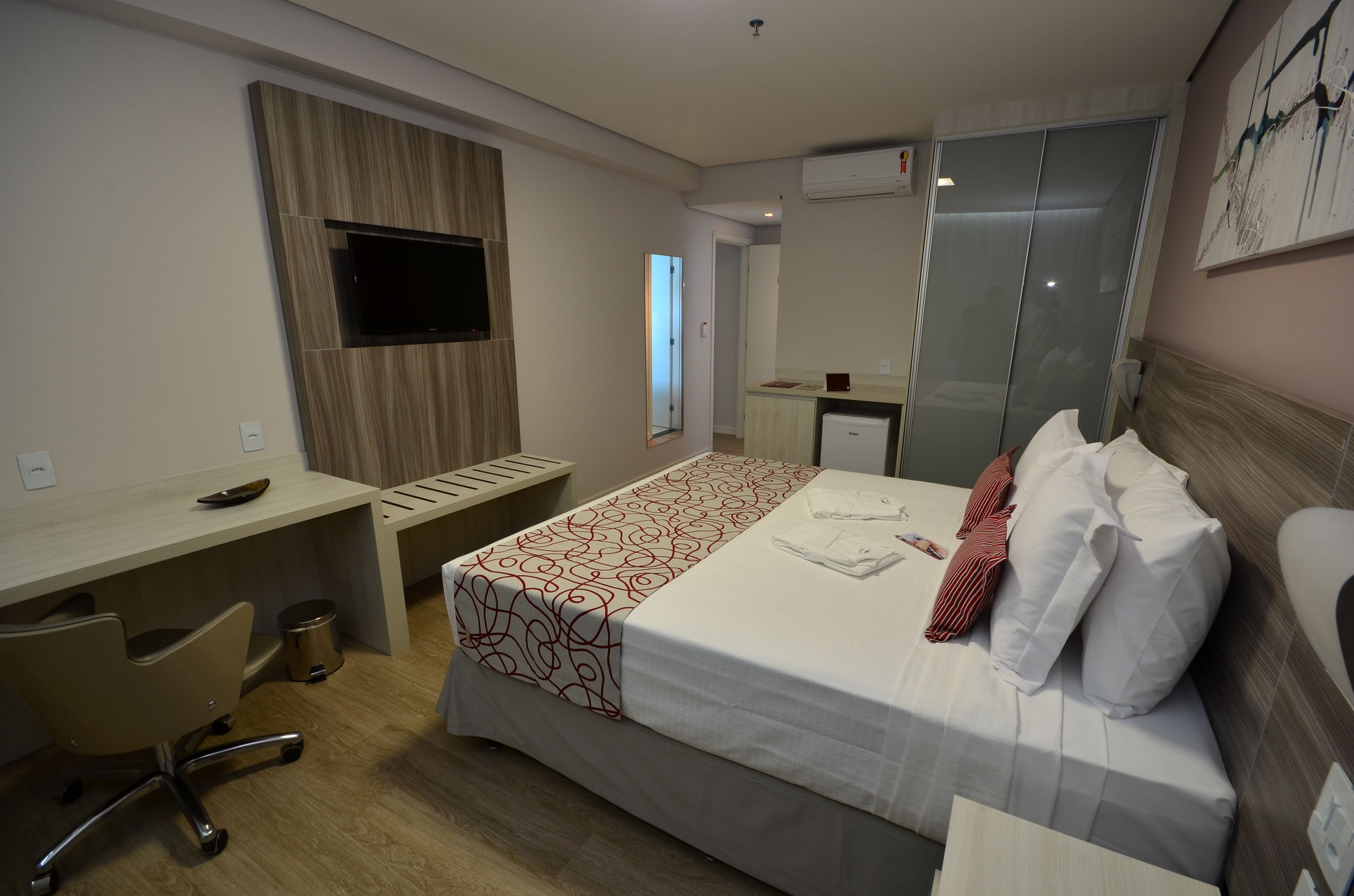 Фото IT Itabira Hotel