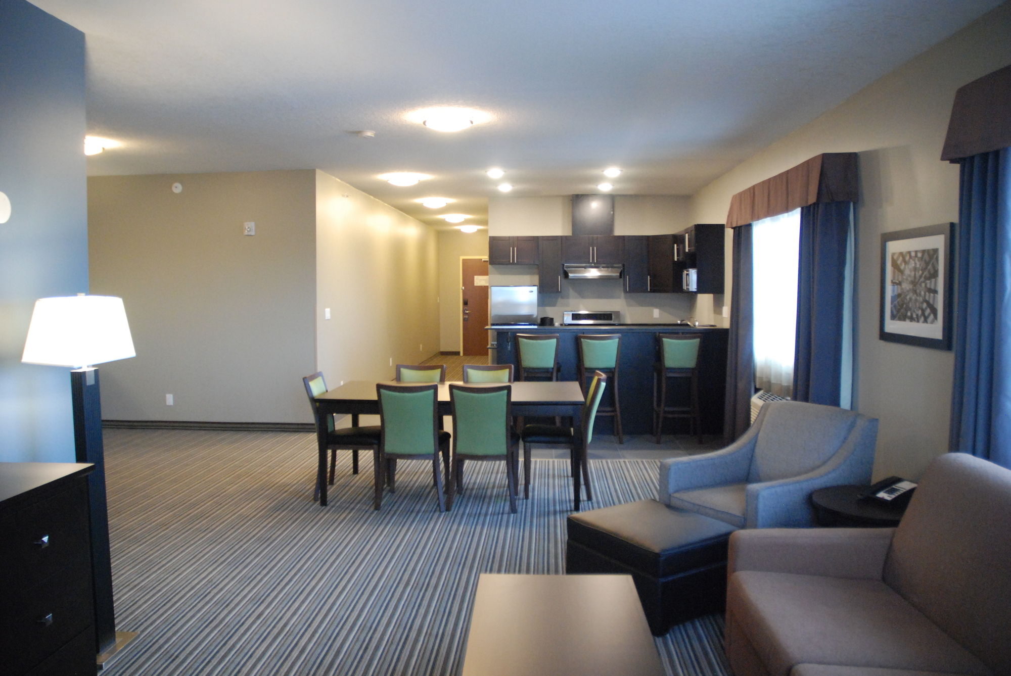 Фото Best Western Plus Fort Saskatchewan Inn & Suites