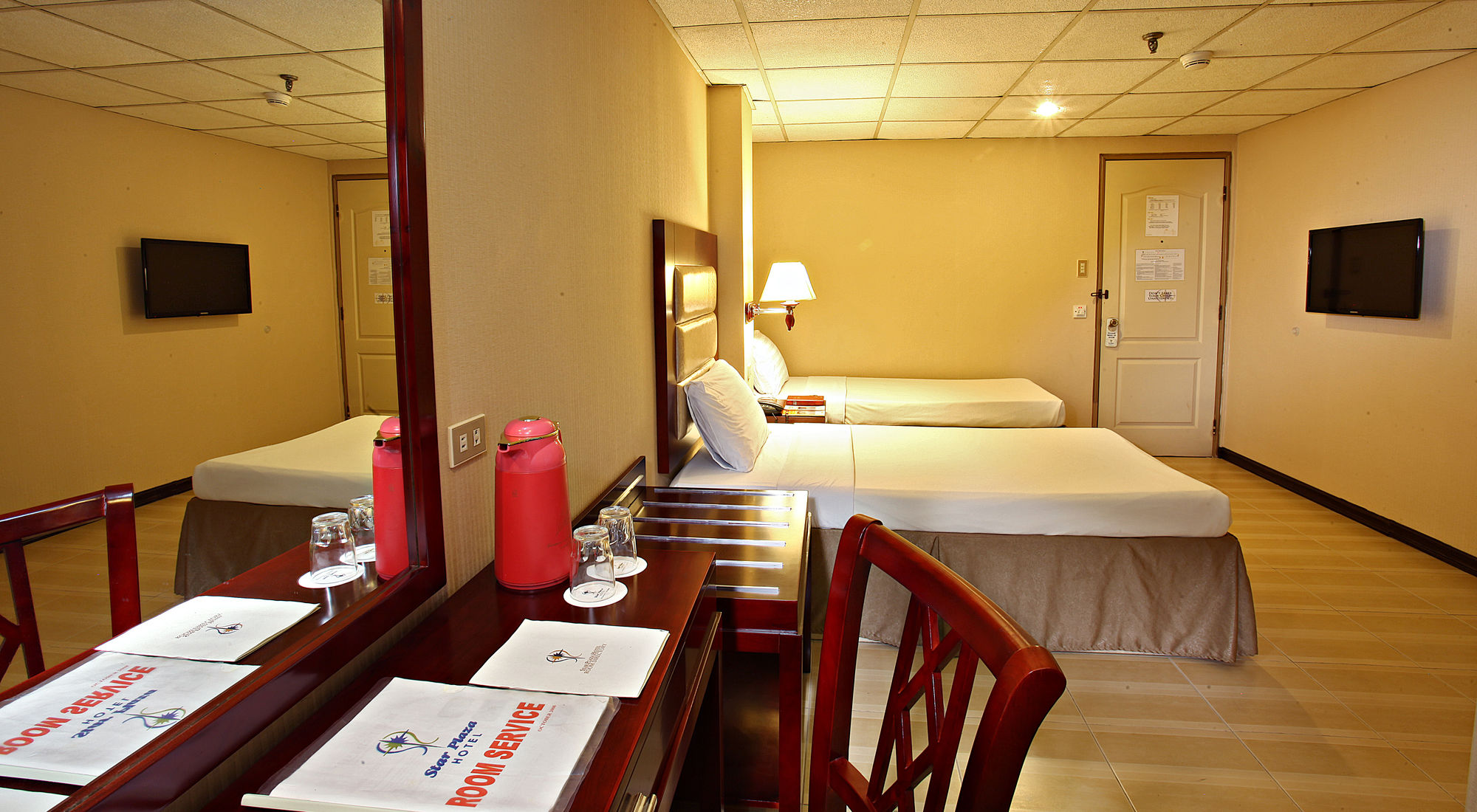 Фото Star Plaza Hotel