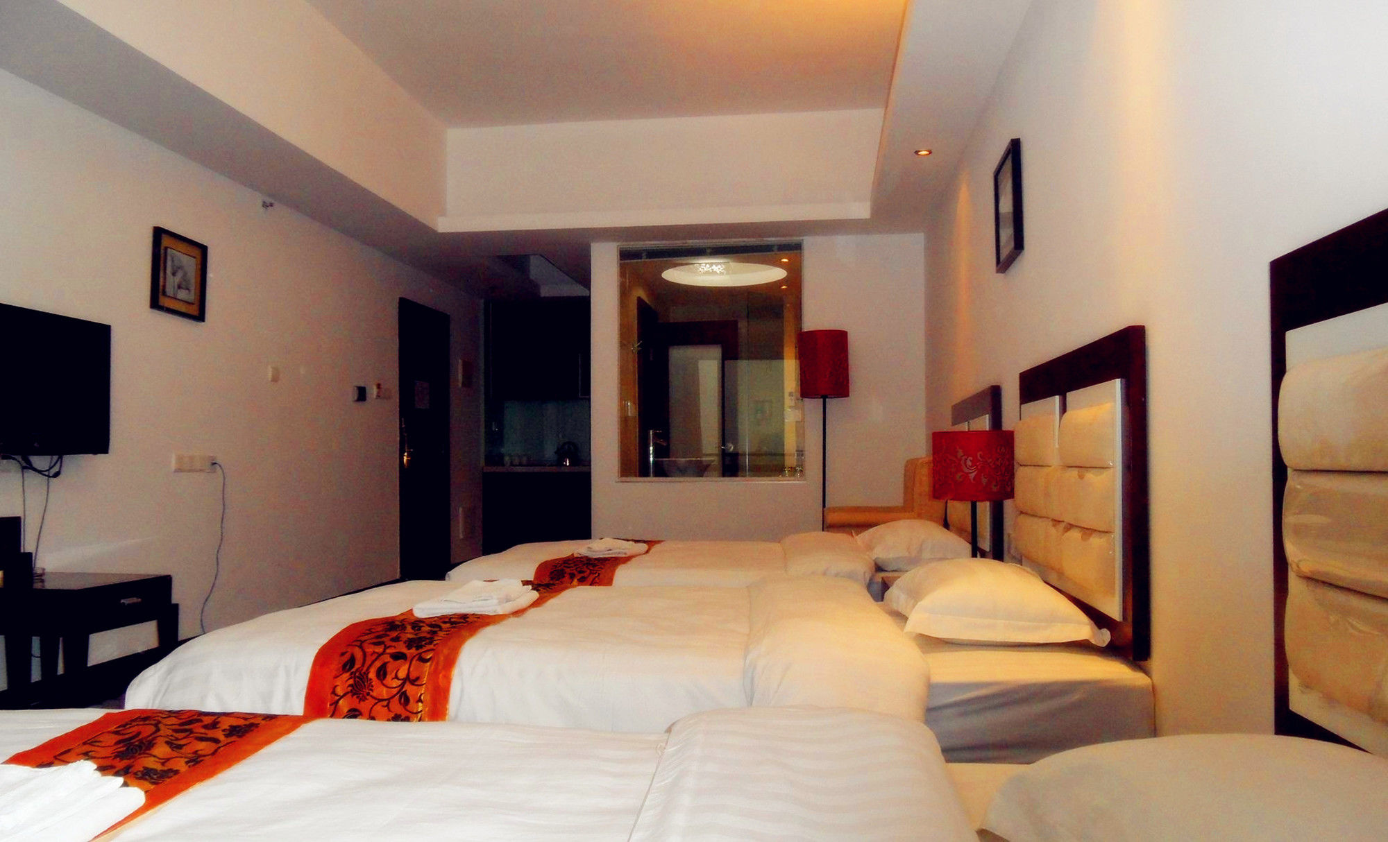 Фото Sunny Apartment Of Grand Continental