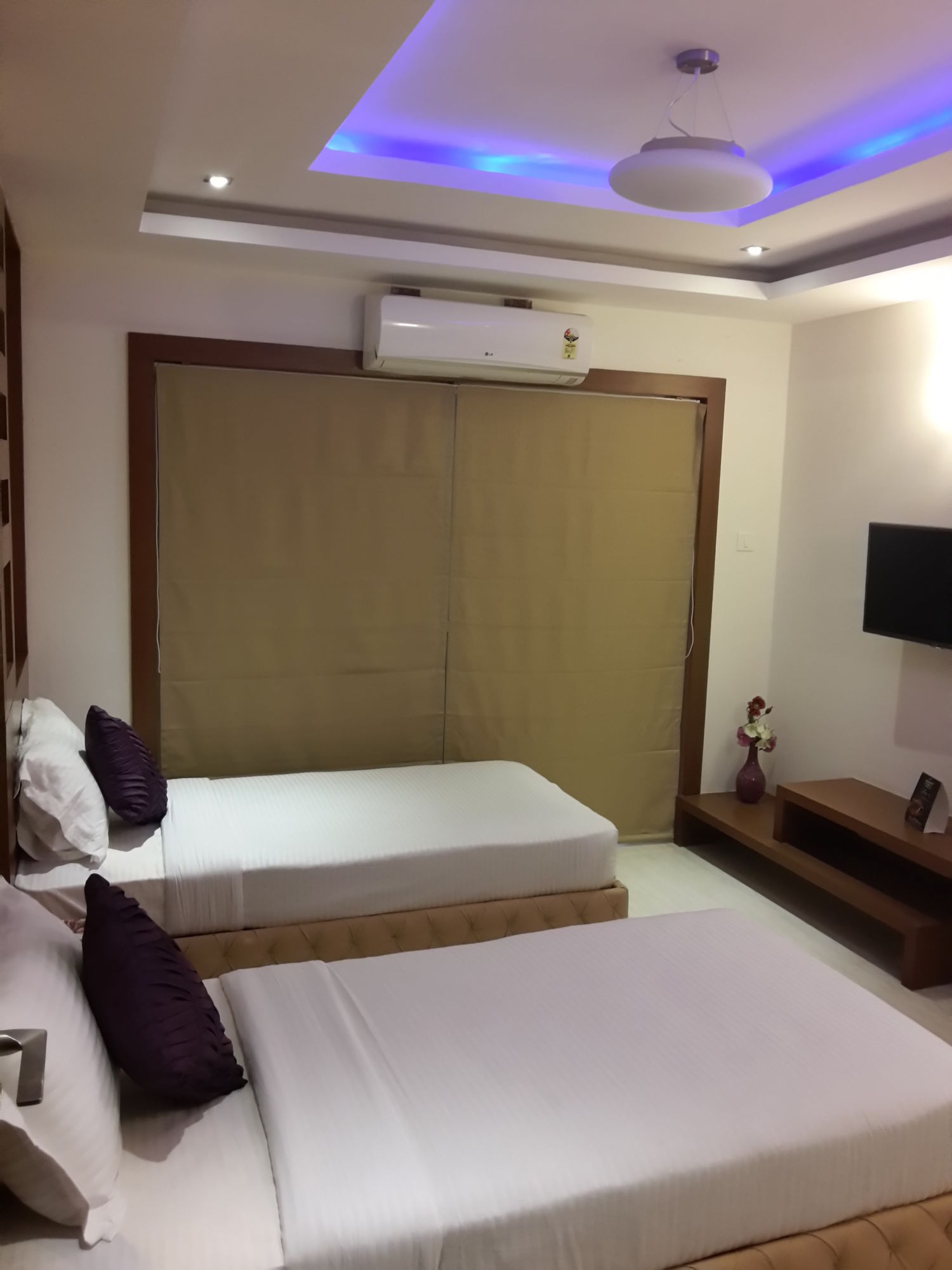 Фото Icon Suites by Bhagini