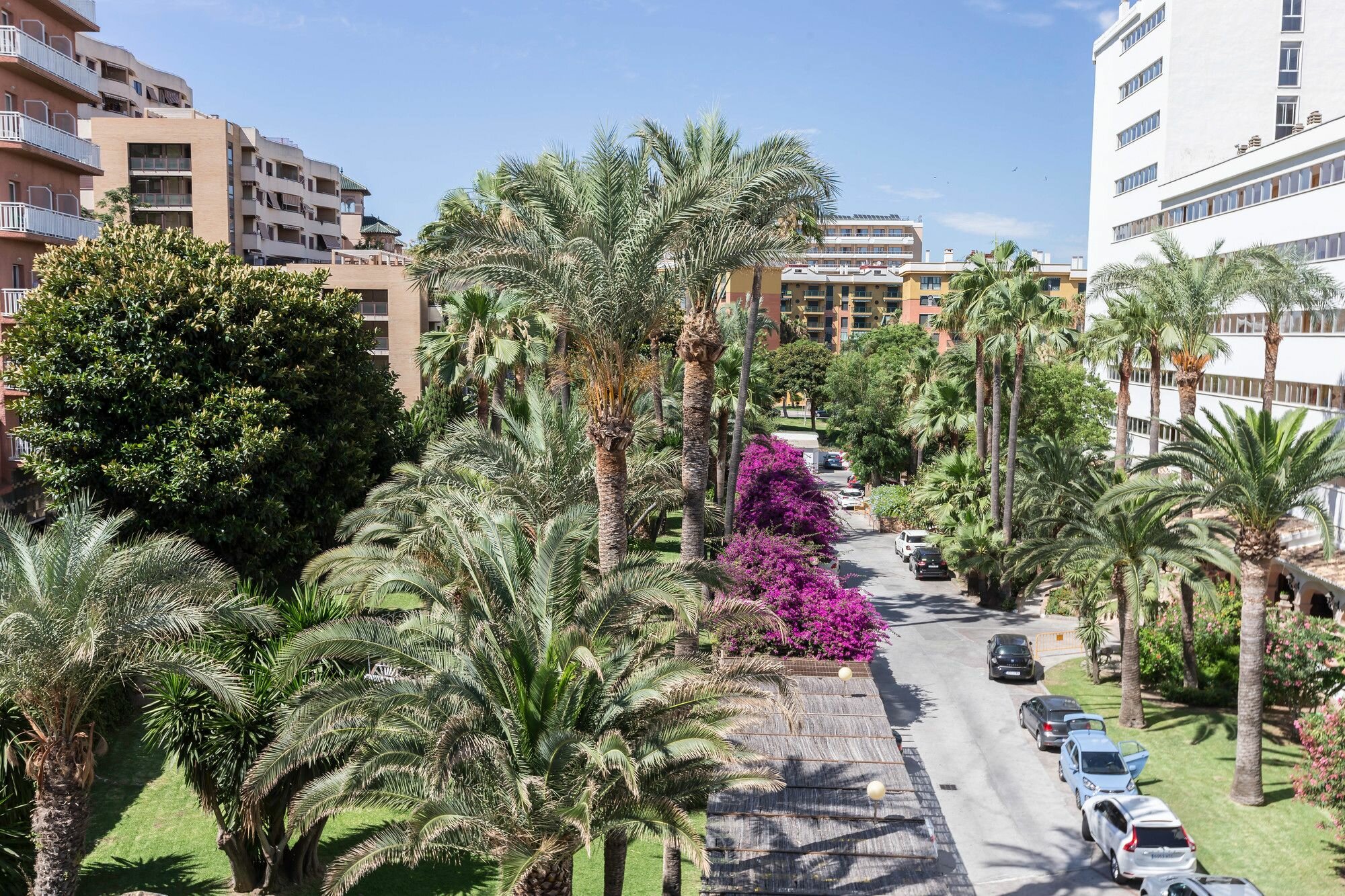 Фото Bajondillo Beach Cozy Inns