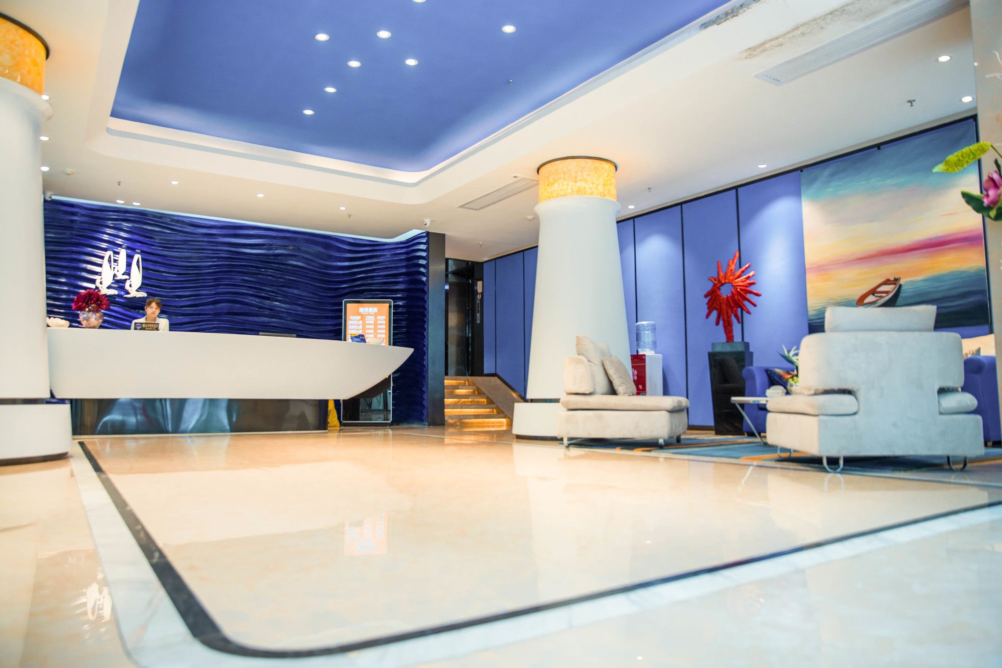 Фото The Harbour Hotel