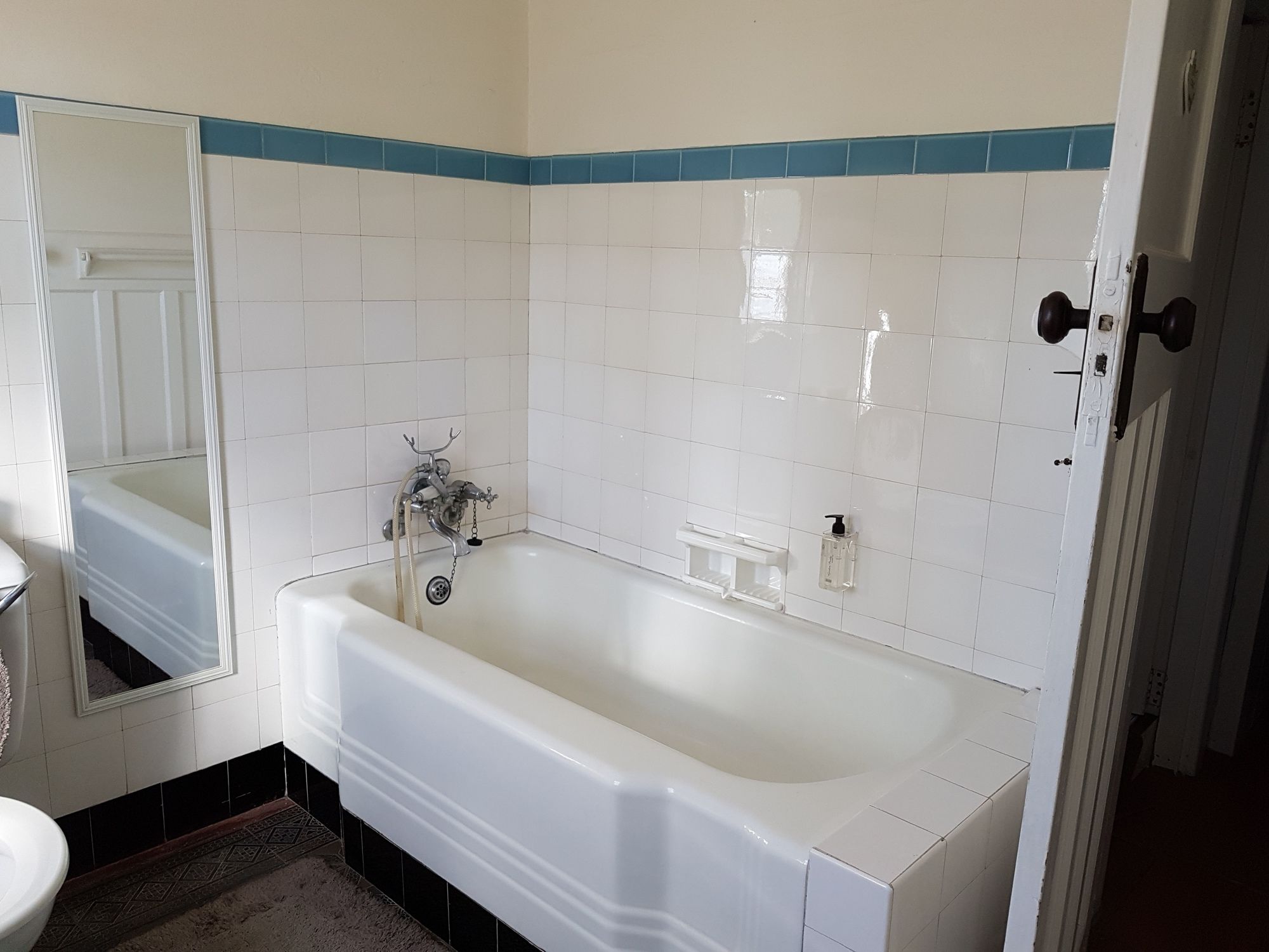 Фото Newington Place