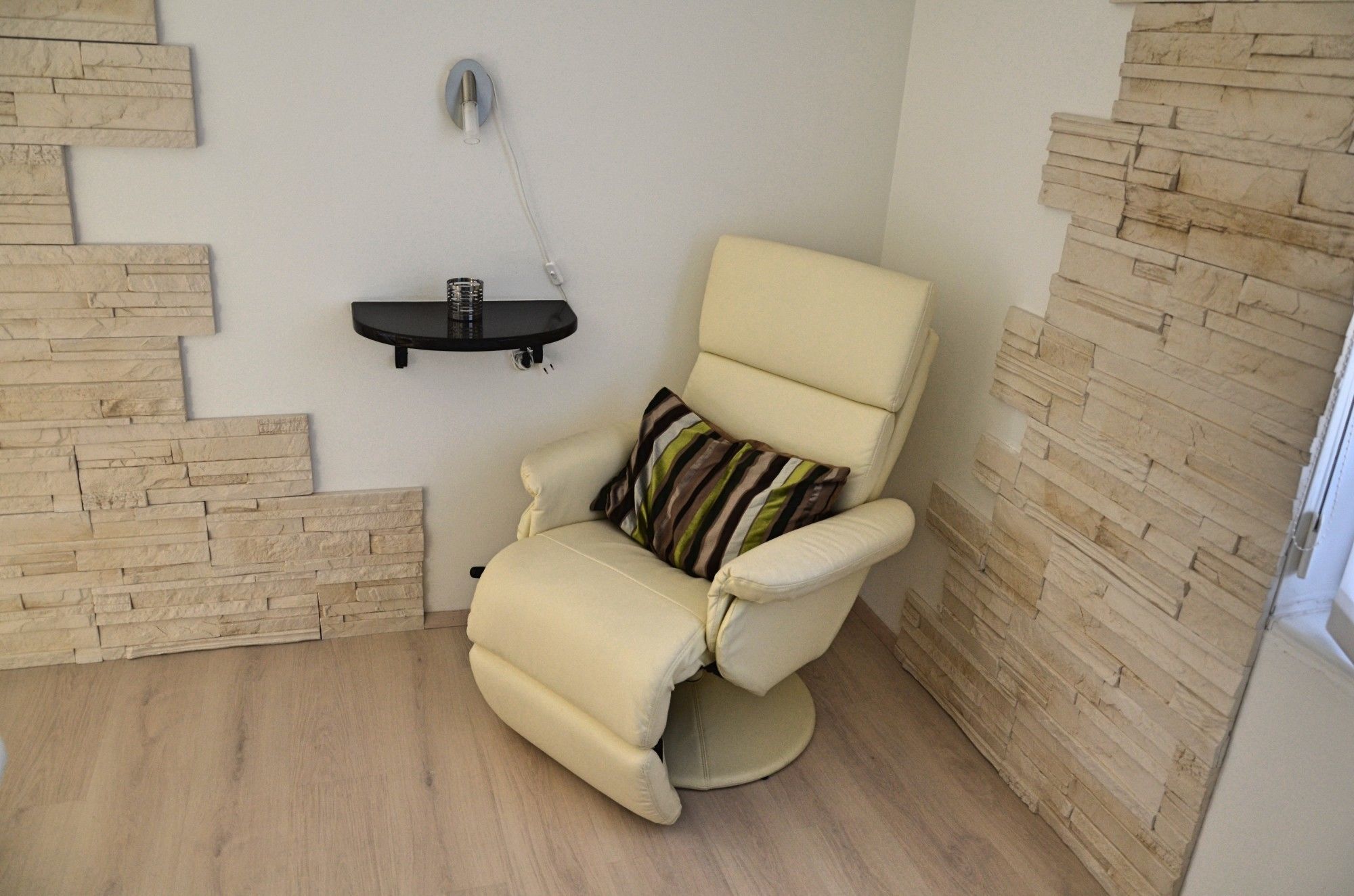 Фото Bastien Studio near Airport