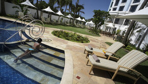 Гостиница Suncoast Hotel & Towers 