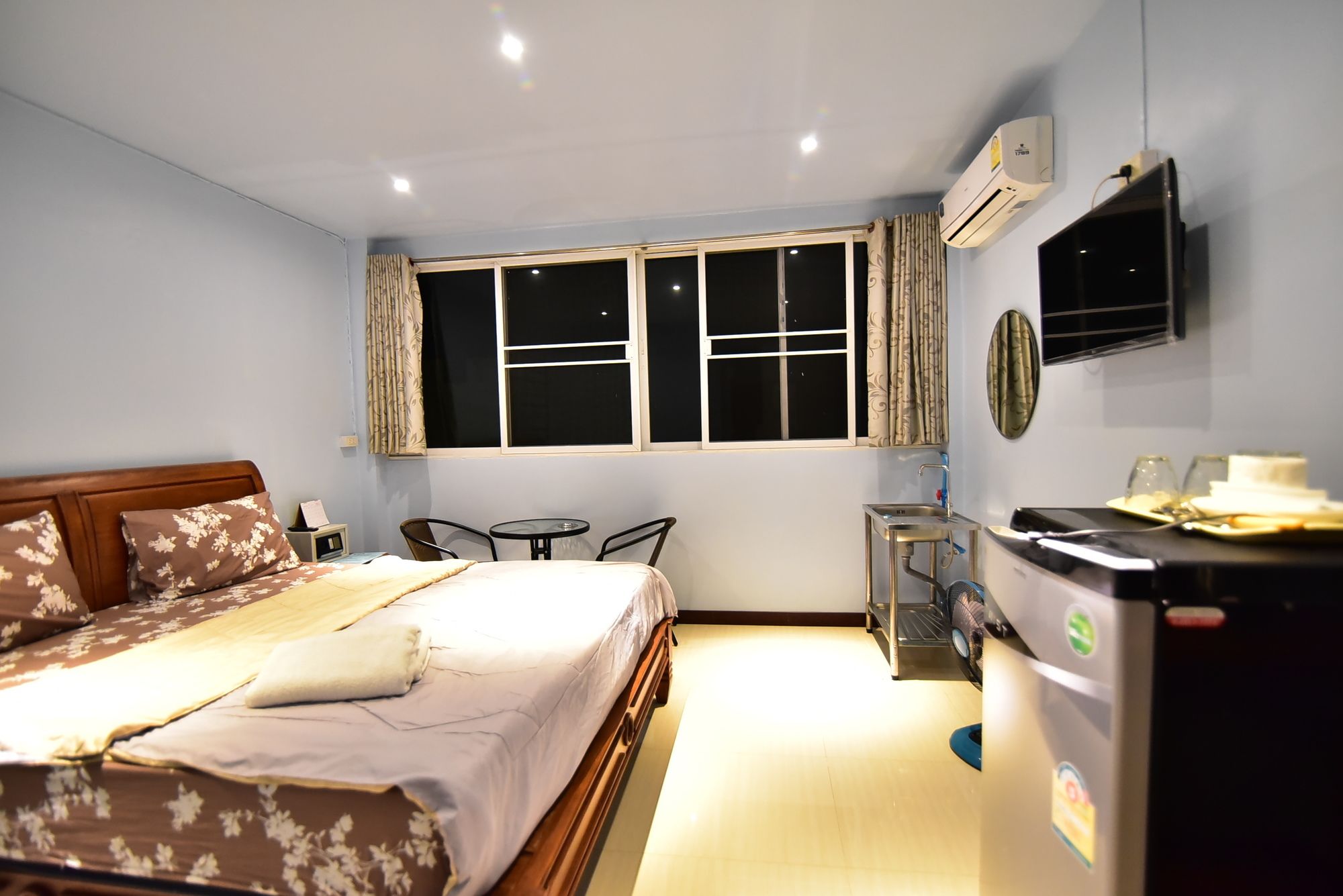 Фото Sorot House