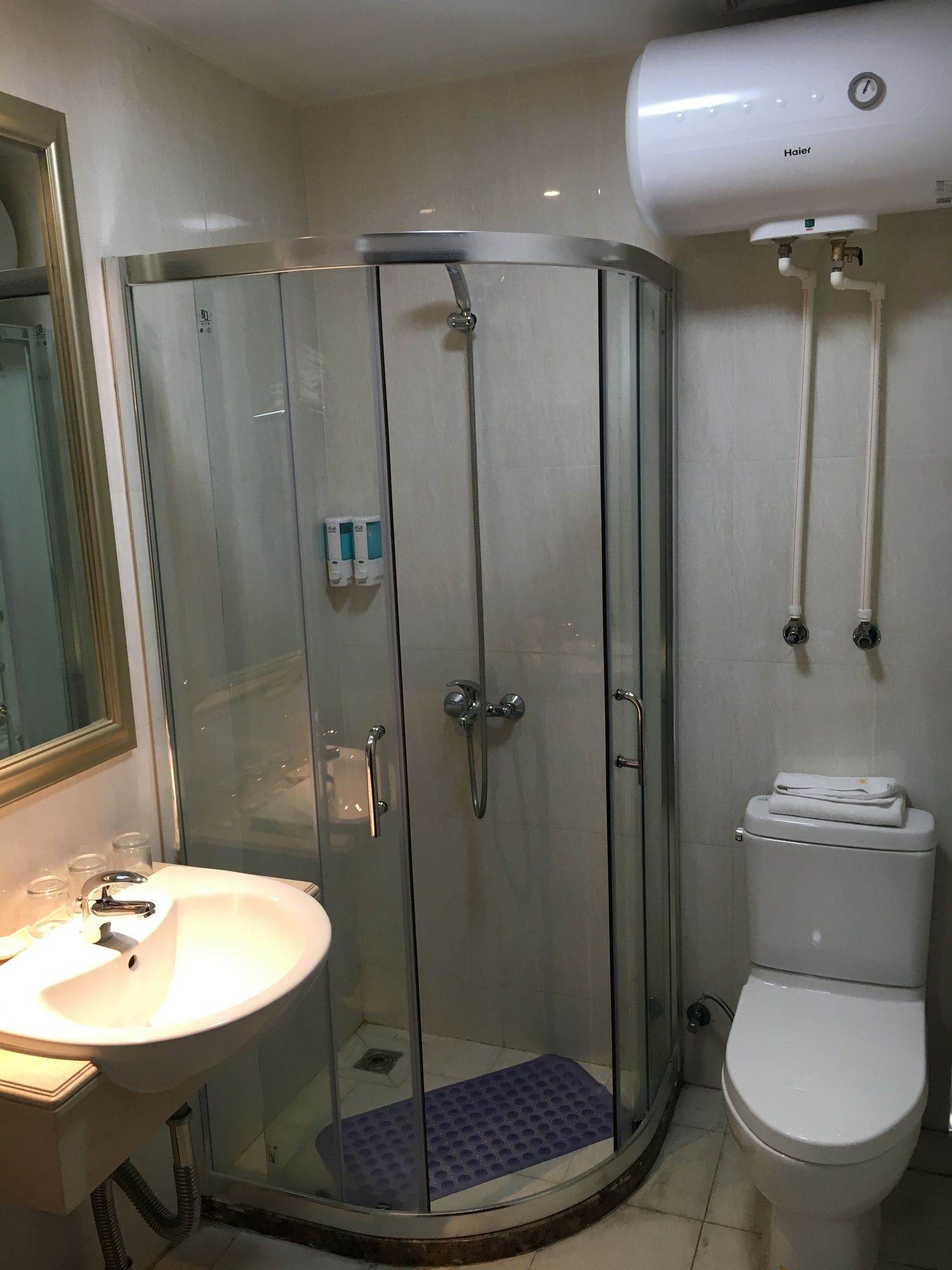 Фото Guangzhou Yi Long International Apartment