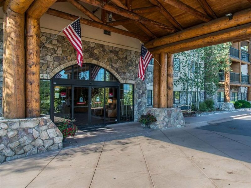 Фото Comfort Suites Golden West on Evergreen Parkway