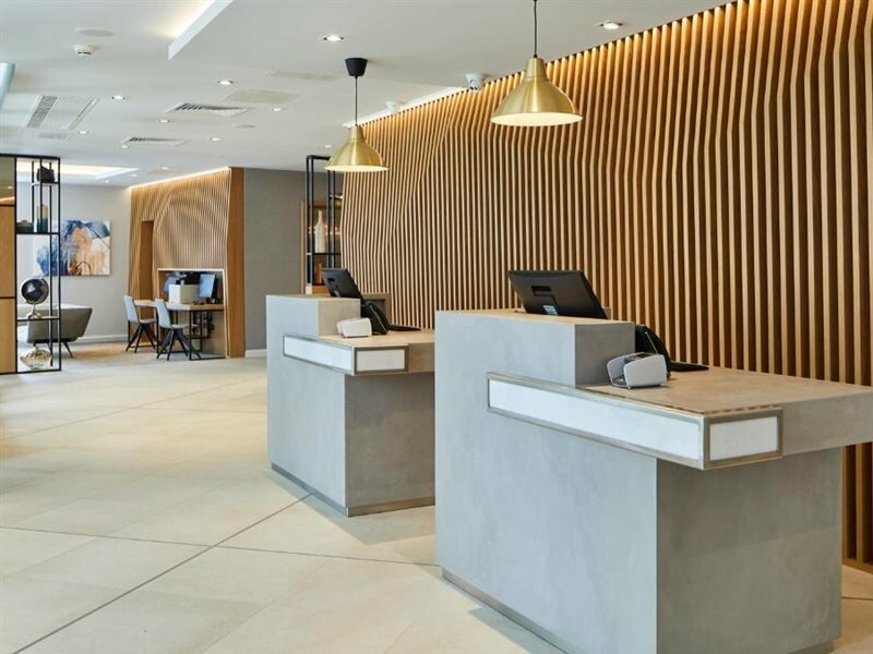 Фото Courtyard by Marriott Oxford City Centre