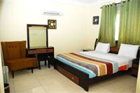 Фото Knightsbridge Hotel