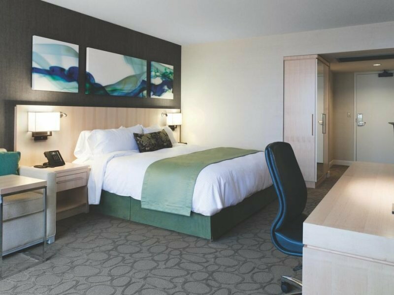 Фото Delta Hotels by Marriott Ottawa City Centre