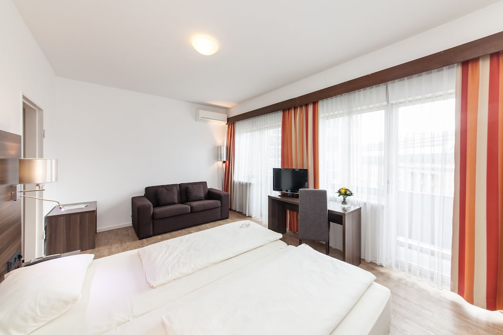 Фото Novum Hotel Continental Frankfurt