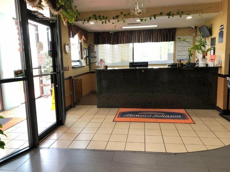 Фото Howard Johnson by Wyndham Perry Ga