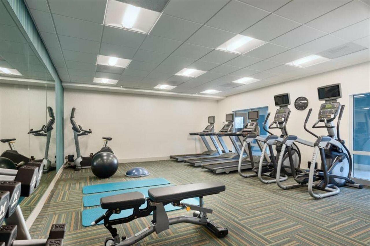 Фото Holiday Inn Express & Suites Salem North - Keizer, an Ihg Hotel