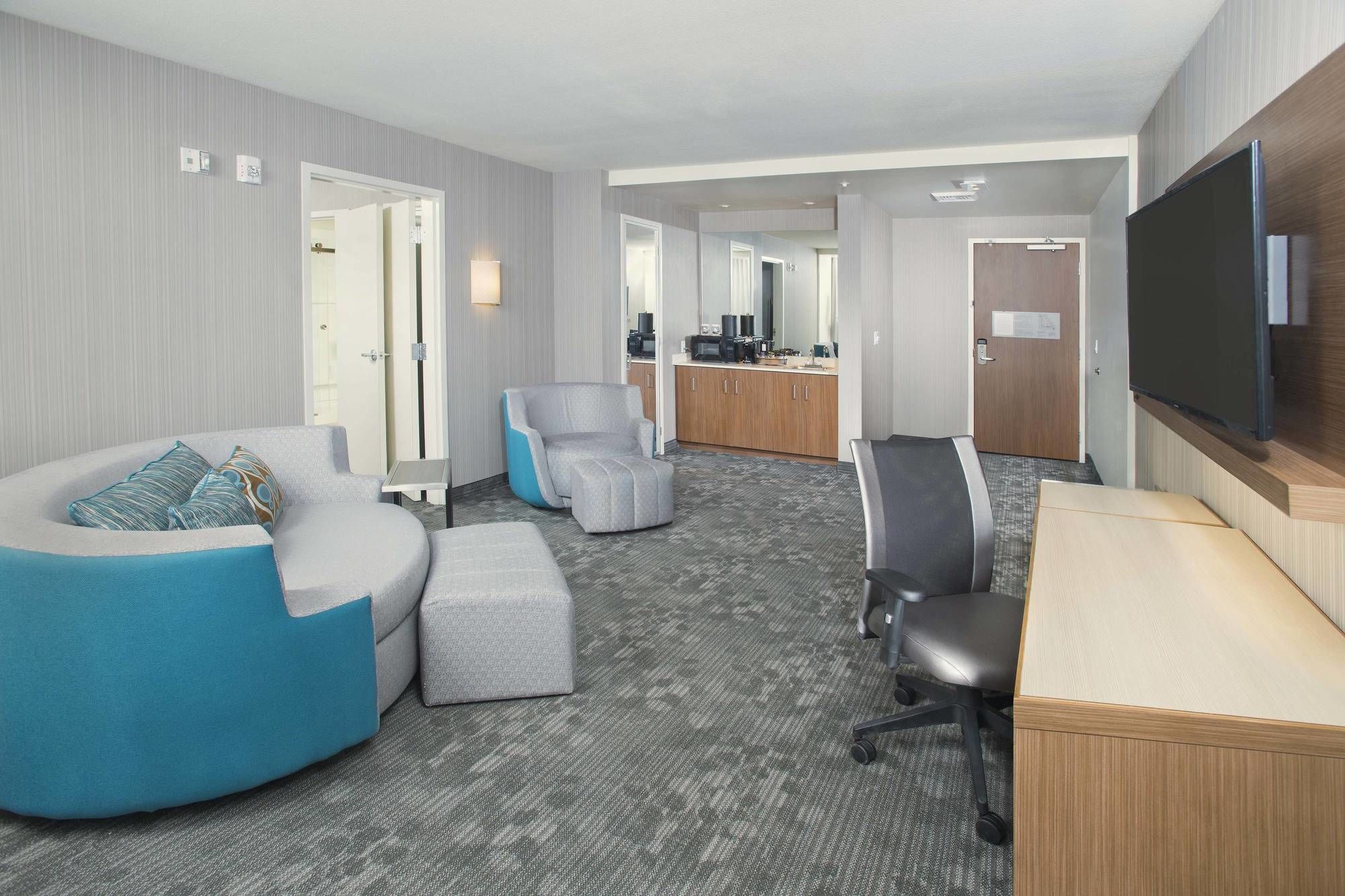 Фото Courtyard by Marriott Redwood City