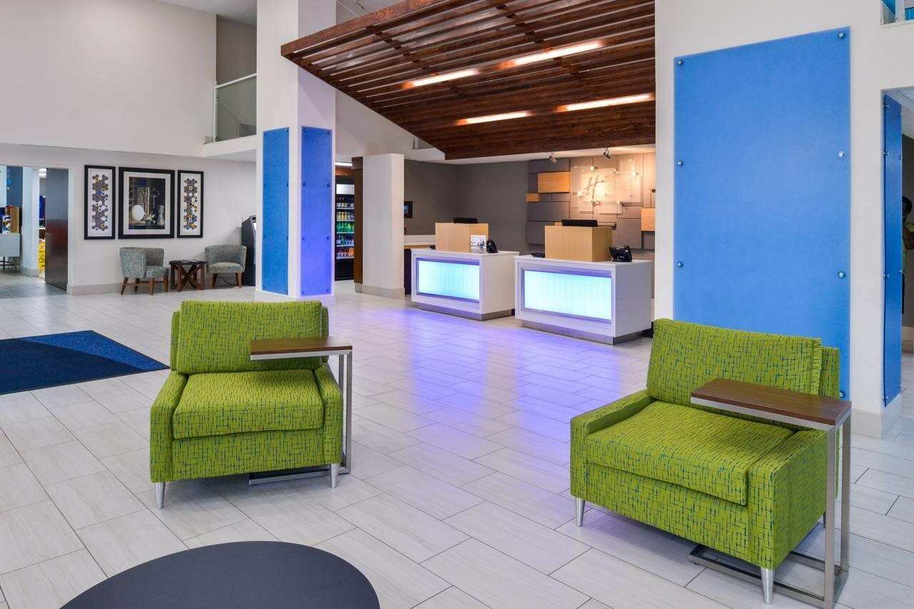 Фото Holiday Inn Express & Suites Shreveport - Downtown, an Ihg Hotel