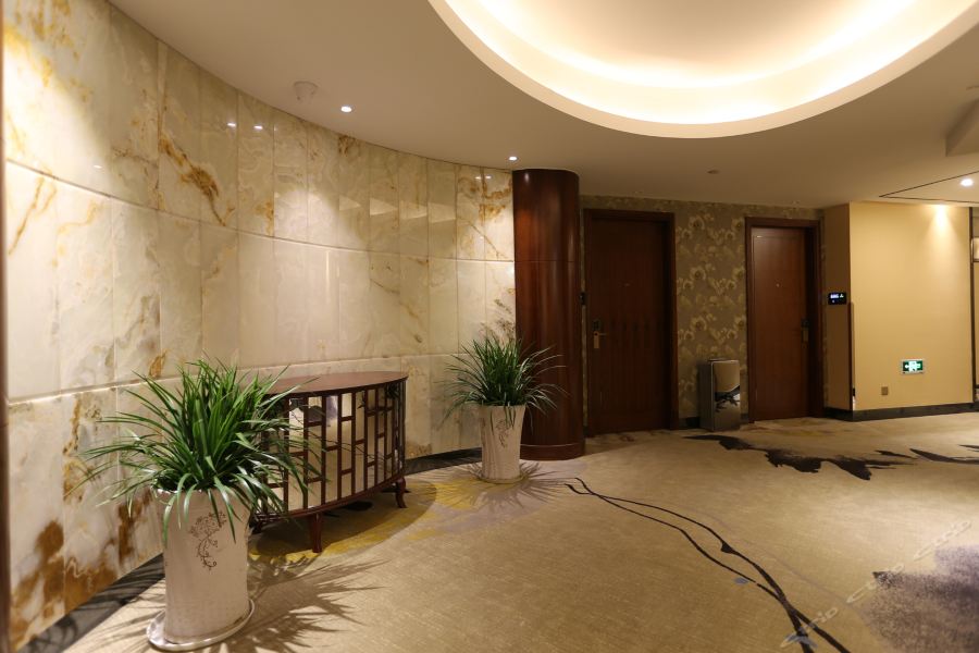 Фото Hangzhou Jinchen Yuqi Hotel